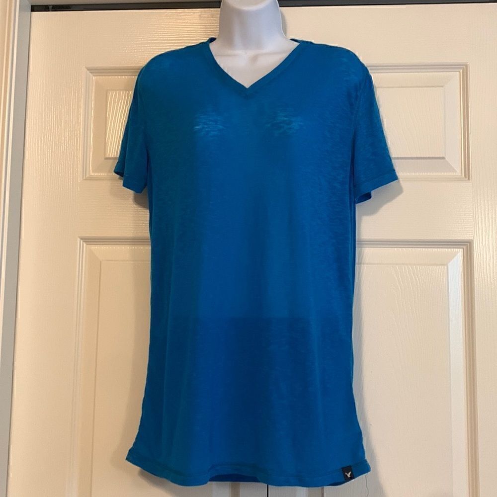 American eagle t, seriously soft, T s/p, classic fit, fairly see thru, V nevk